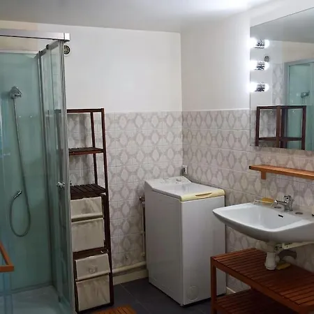 Apartment T1 De 30 M2 En Rez De *